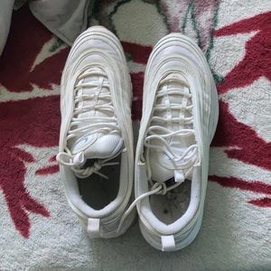 I am selling these white air max 97